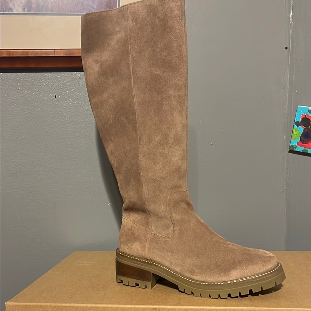 50%off 
Women's Tan Suede Knee-High Boots
